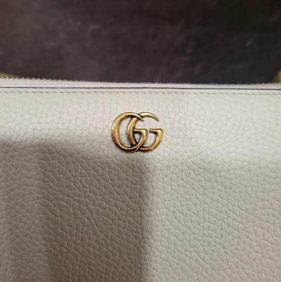 Authentic Gucci Zip around Wallet with Bamboo - Picture 4 of 10